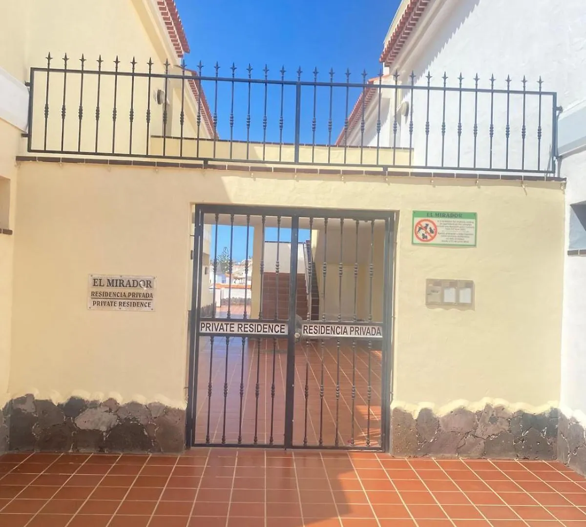 Mirador De Los Cristianos,Tenerife Апартаменты Лос Кристианос